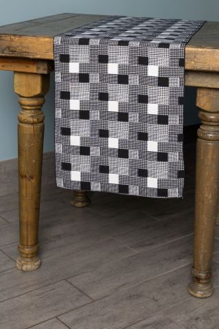 Specialty Houndstooth table runner